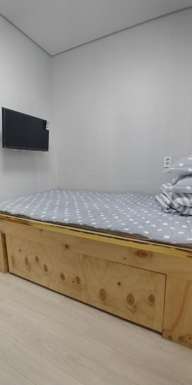 Coco Capsule Guesthouse Busan Esterno foto