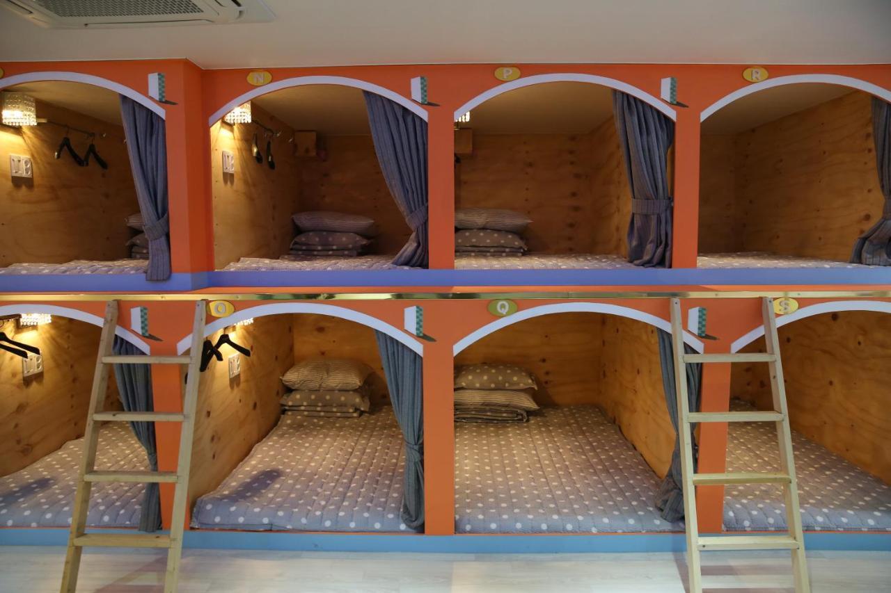 Coco Capsule Guesthouse Busan Esterno foto