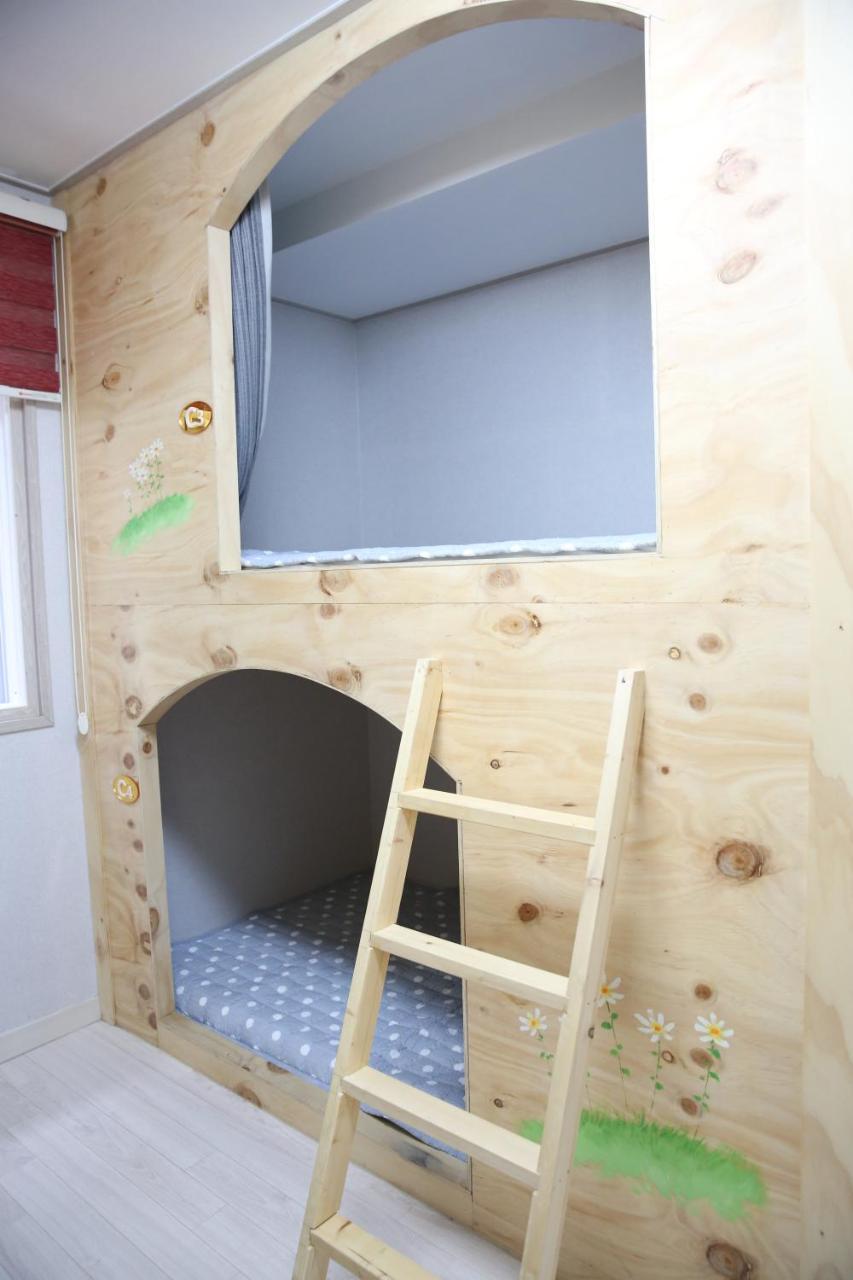 Coco Capsule Guesthouse Busan Esterno foto